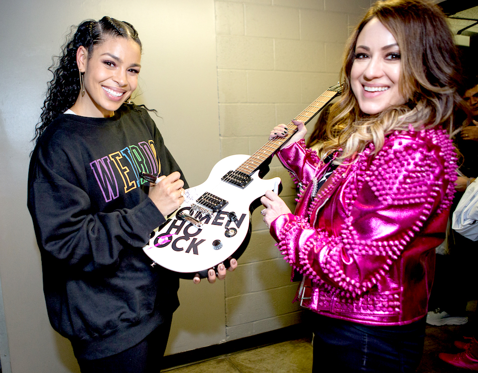 Jordin Sparks + Melinda Colaizzi WWR Founder Signing Gibson Guitar For Donation Photo Credit Kelli Daerr